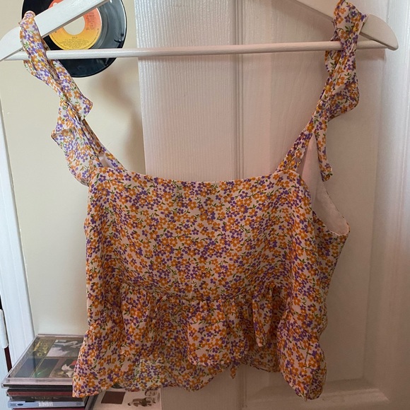 Blue Blush Ruffle Floral Crop Top - Picture 6 of 8